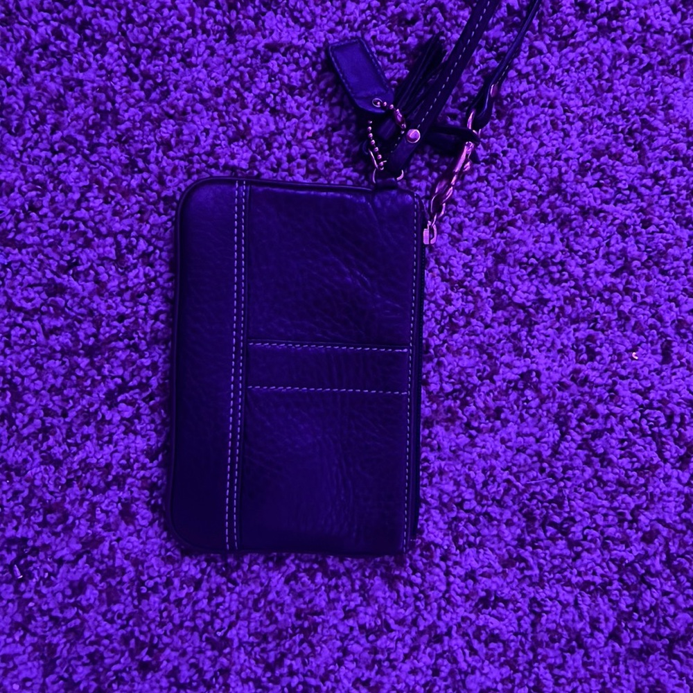 Mini coach wallet brownish tan perfect for a night out